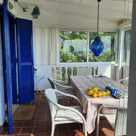 Wunderschone Mit Grossem Pool Und Meerblick Villa